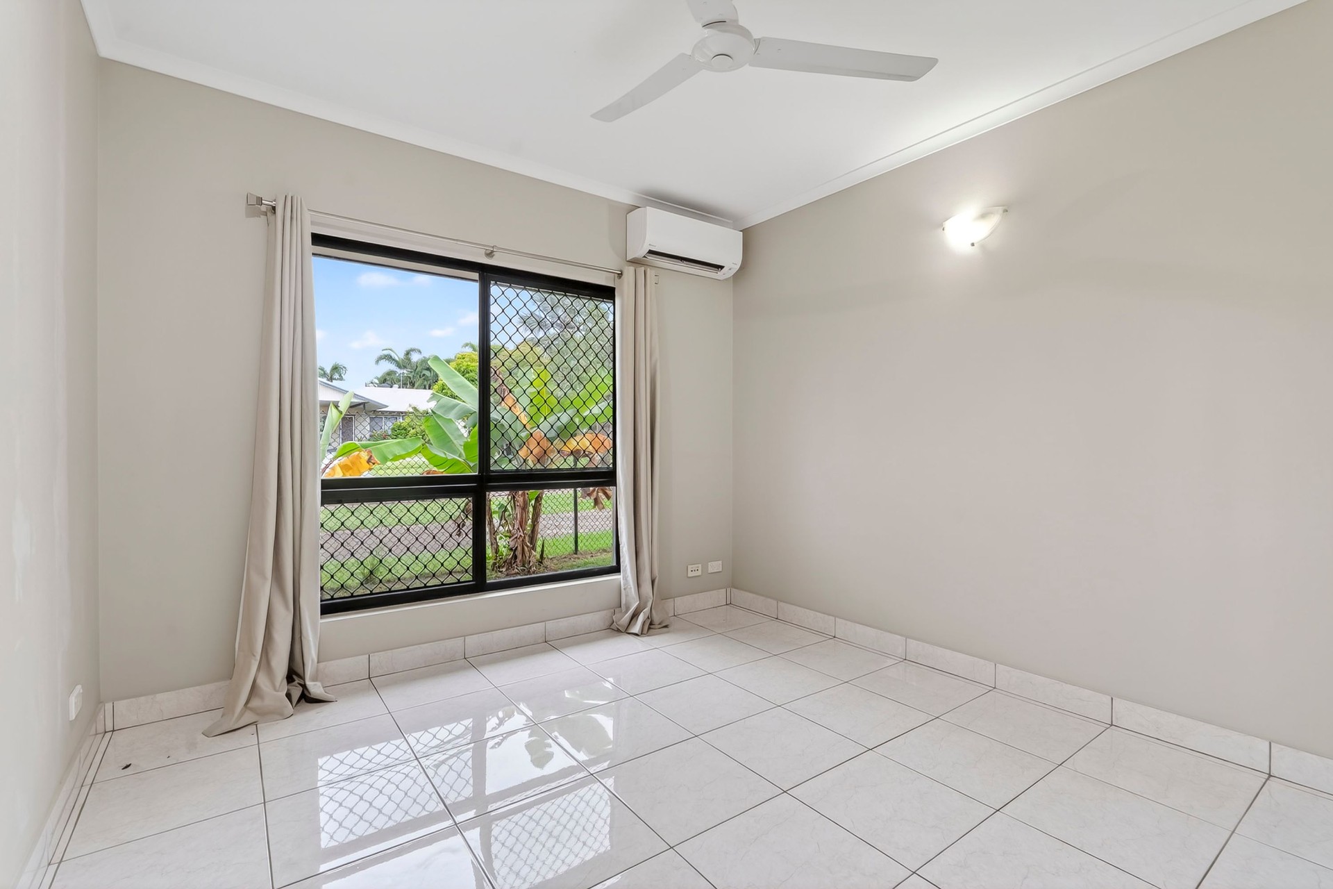 14 Riveren Court, Farrar — bedroom with leafy outlook